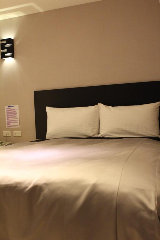E-House Xining Branch Hotel Taipei Exterior photo