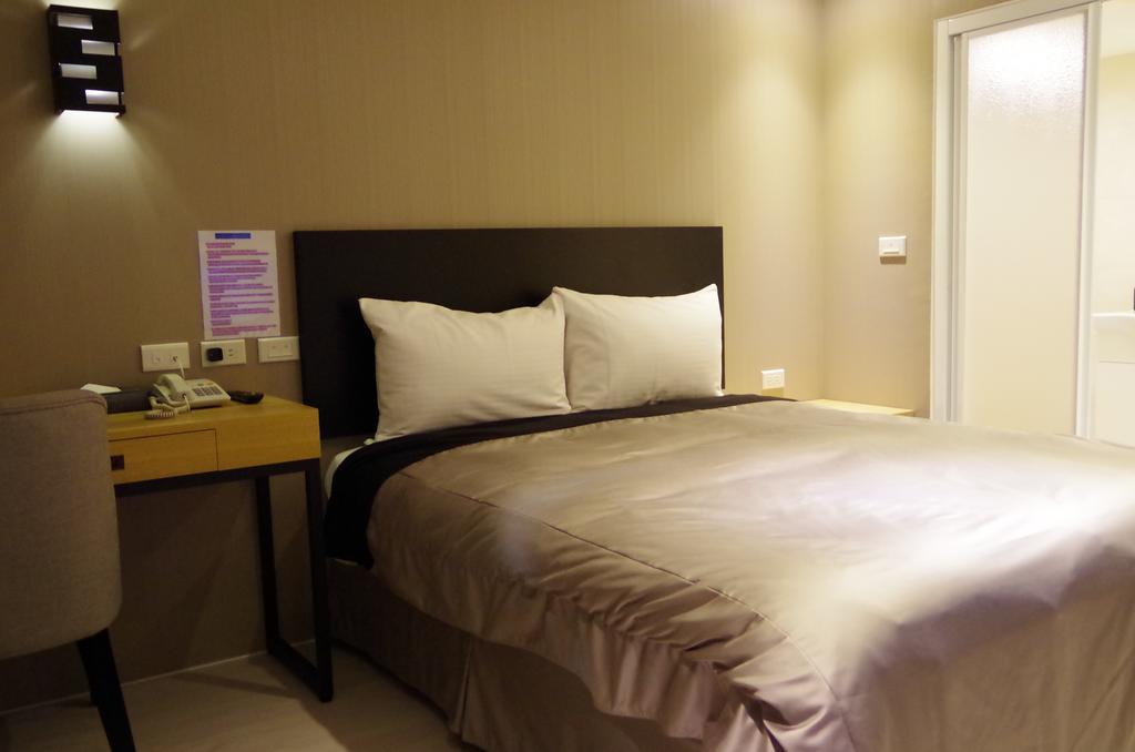 E-House Xining Branch Hotel Taipei Room photo
