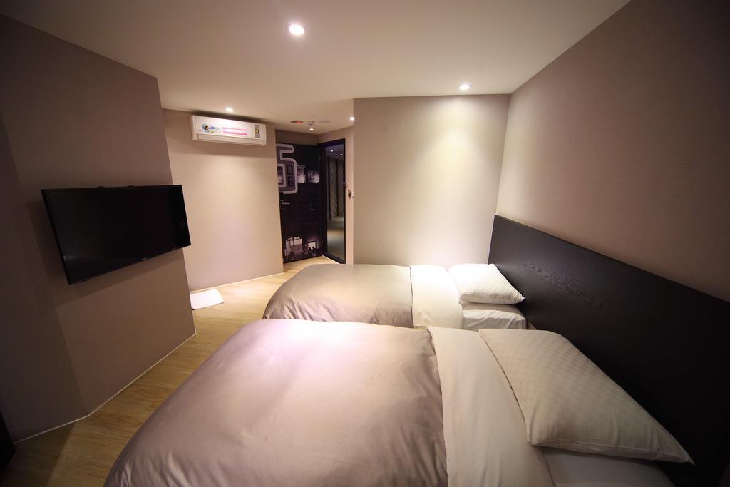 E-House Xining Branch Hotel Taipei Exterior photo