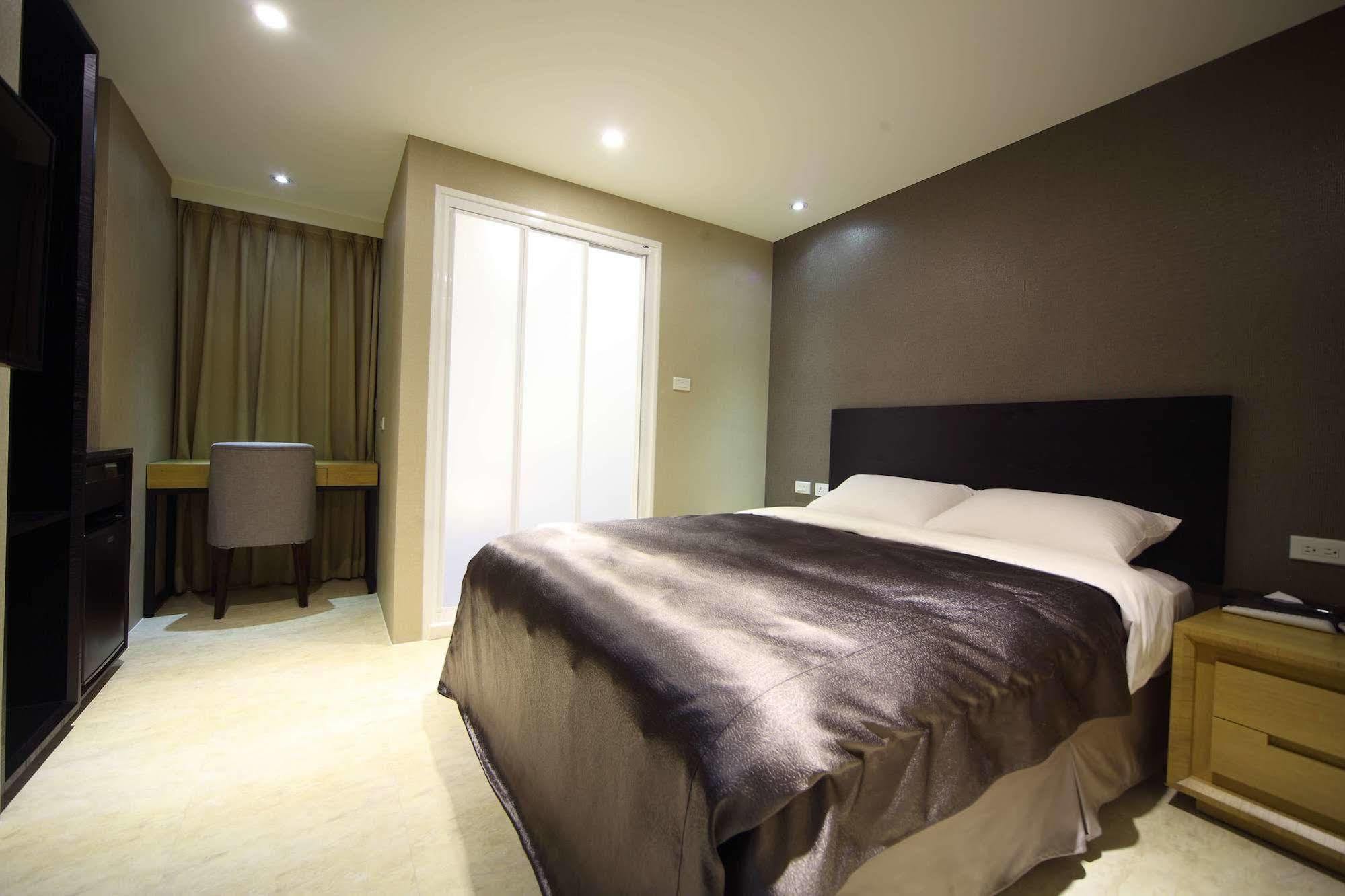 E-House Xining Branch Hotel Taipei Exterior photo