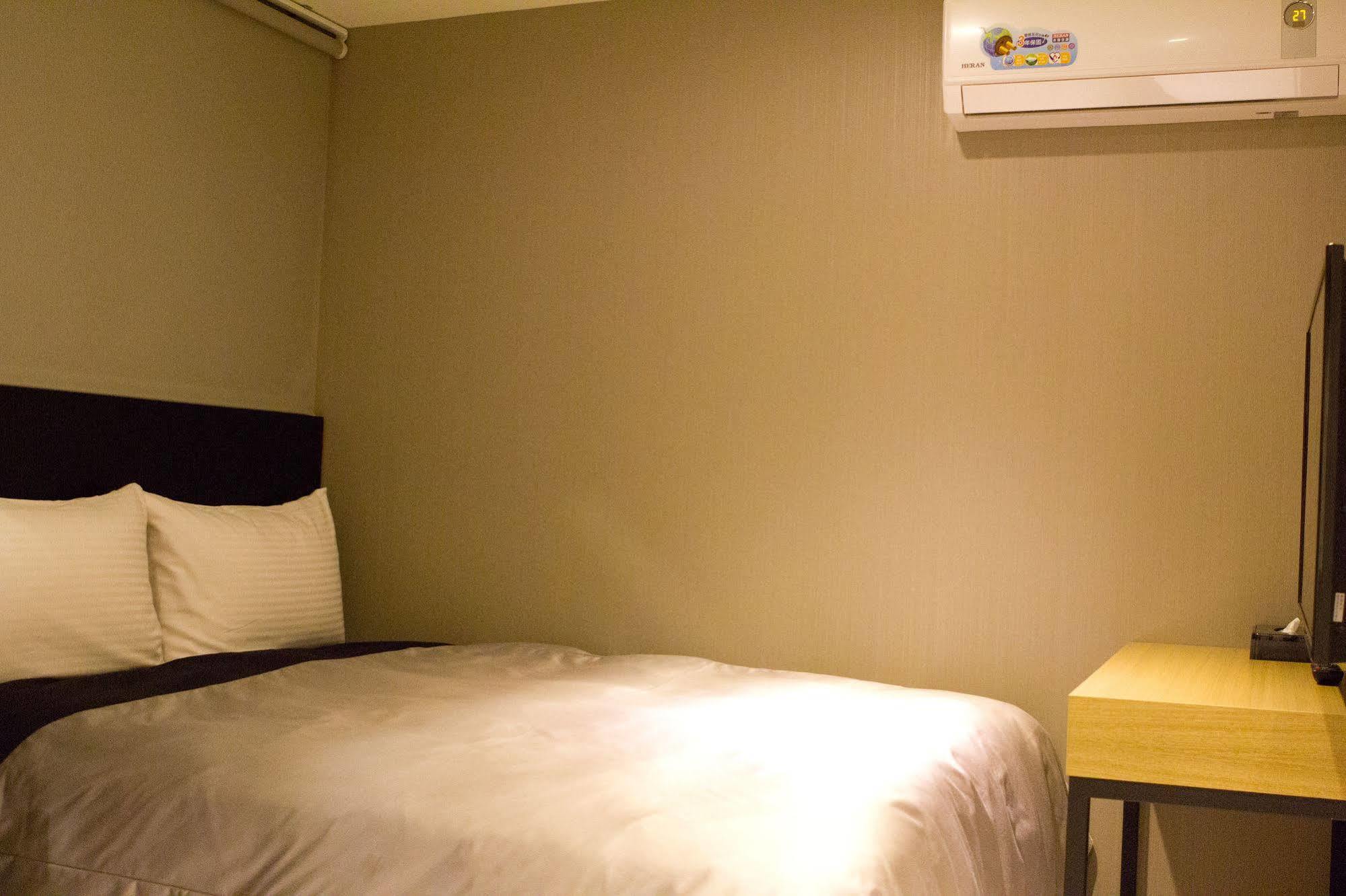 E-House Xining Branch Hotel Taipei Exterior photo