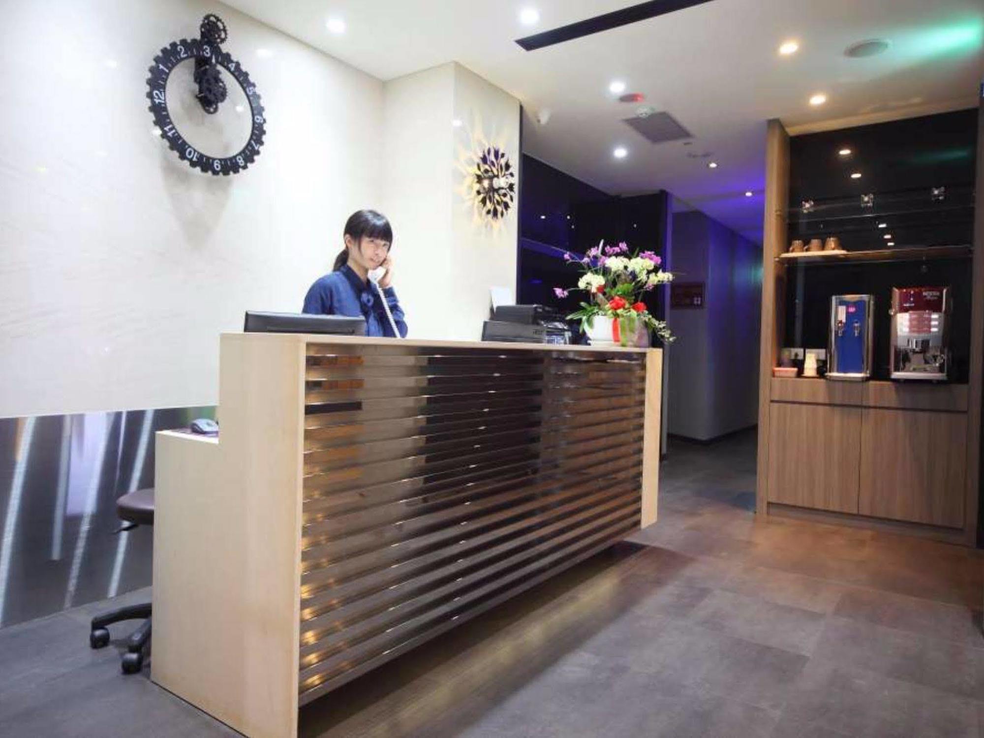 E-House Xining Branch Hotel Taipei Exterior photo